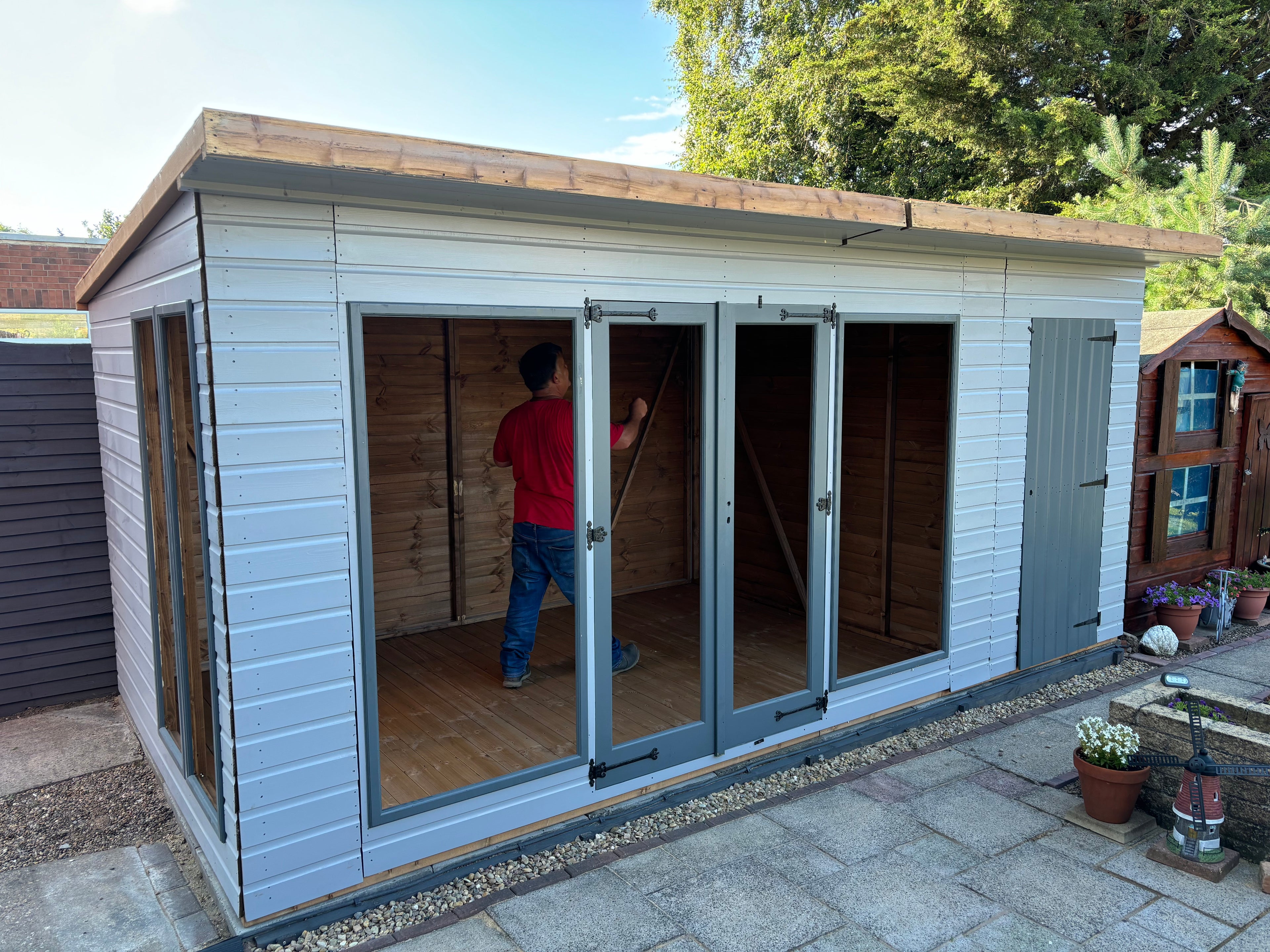 Contemporary Summer House Combi